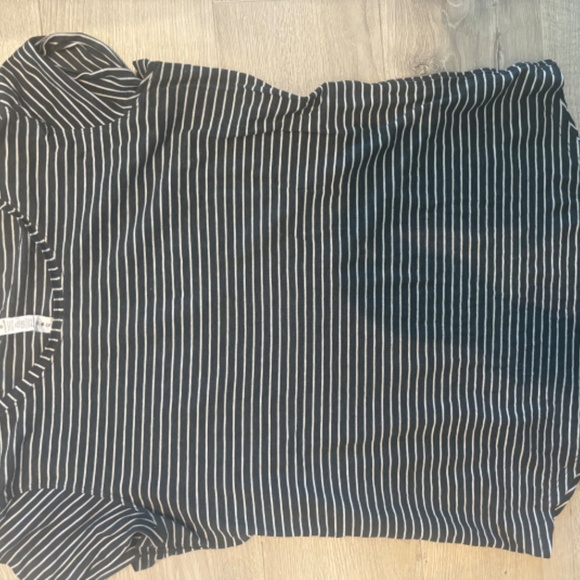 Lululemon Love T-Shirt (6) - Picture 4 of 4